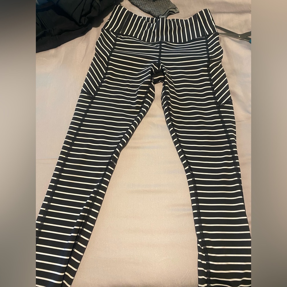 Athleta B/W Striped gym pants